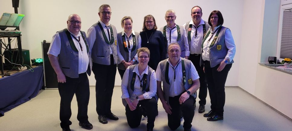 Ehrung von verdienten Musikerinnen und Musikern am Familienabend des MV Immerath