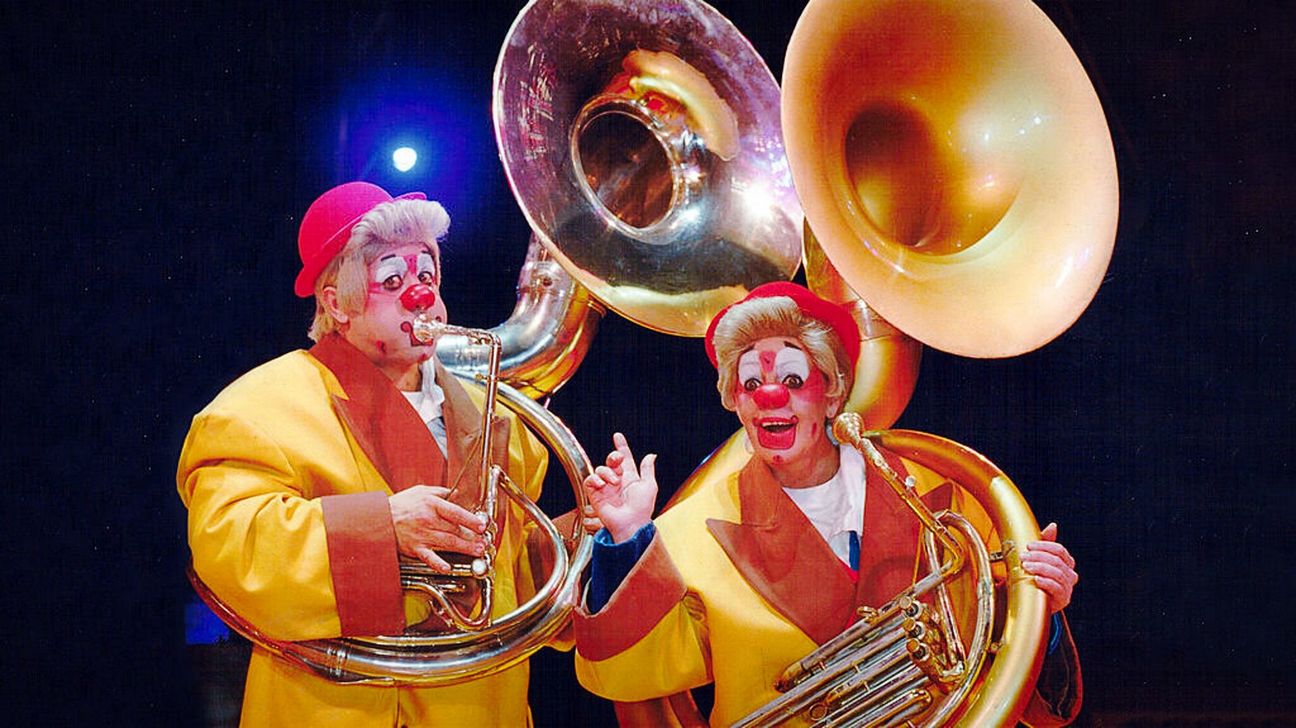 33 Artisten, Tierlehrer und Clowns aus zehn Nationen: Noch bis Sonntag ist der Circus Krone mit seiner spektakulären Show "Mandana - Circuskunst neu geträumt" zu Gast auf der Bad Kreuznacher Pfingstwiese.