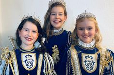 Gleich drei Prinzessinnen (v.l.) - Clara, Nele und Leni - führen die kleinen Jecken in Eicherscheid durch die »tollen Tage«.