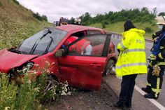 Durch den Unfall wurde das Fahrzeug völlig zerstört.  Foto: Freiwillige Feuerwehr Bad Kreuznach