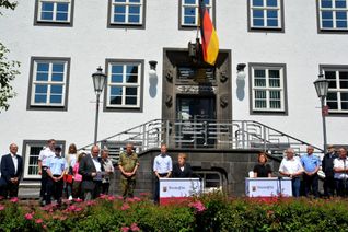 Pressekonferenz vor dem Adenauer Rathaus. Fotos: JEHOFF