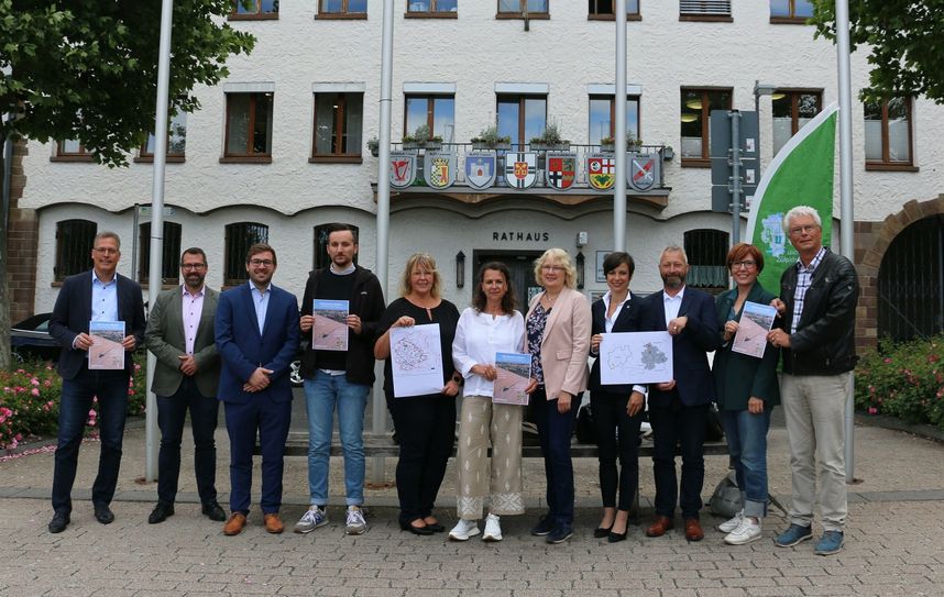 Große Begeisterung herrschte unter den Vertretern der beteiligten Kommunen und Kreise sowie der LAG Zülpicher Börde e.V. nach der Auswahl als LEADER-Region.