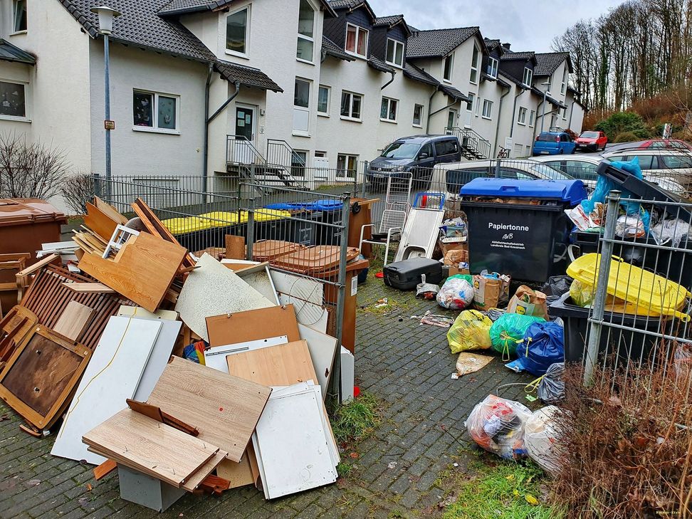 Müll, wohin das Auge blickt. Foto: Sebastian Schmitt