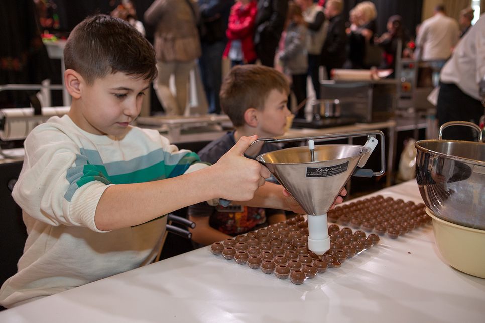 Auch Mitmach-Aktionen für Groß und Klein bietet die dritte Auflage des "Championnat du Chocolat" im Koblenzer Schloss. Die Besucher erwartet also ein Rahmenprogramm für die ganze Familie. (Fotos: Klaus Herzmann)