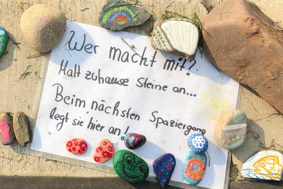 "Happy Stones" am Zurlaubener Ufer in Trier.