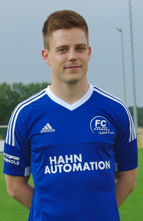 Matthias Fischer zeigte eine gute Partie in Pfeddesheim, zunächst im Angriff, denn in der Abwehr. Seinen Freistoß verwertete Abwehrkollege David Eberhardt zum verdienten Ausgleich für die Hunsrücker. Foto: Arno Boes