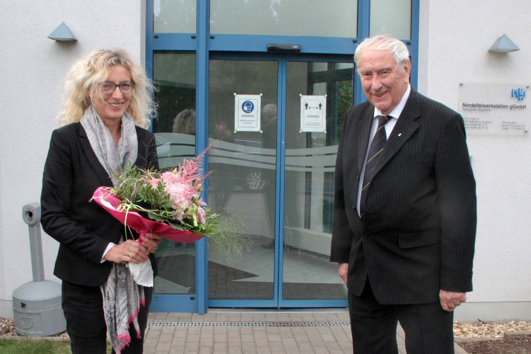 Wechsel an der NEW-Verwaltungsratsspitze nach knapp 50 Jahren: Josef C. Rhiem stellte mit großer Freude Rita Witt als seine Nachfolgerin im Amt vor. Foto: Michael Thalken/Eifeler Presse Agentur/epa