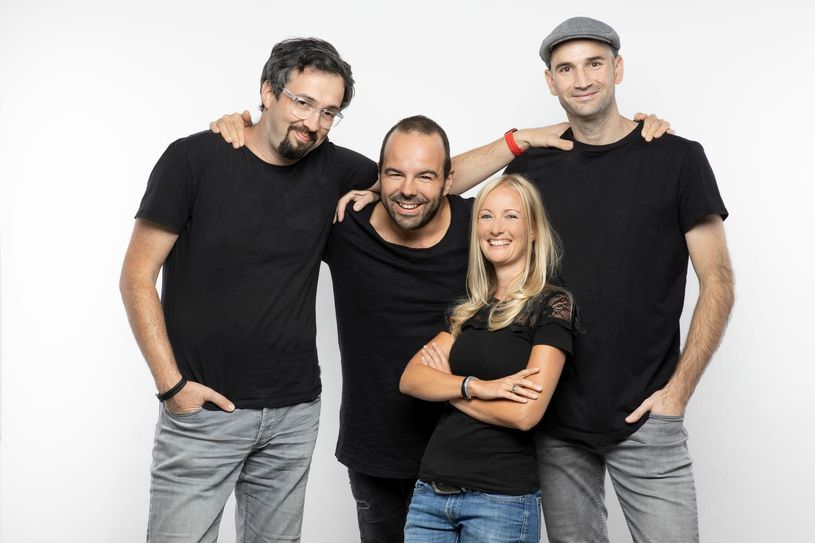 »Vierdafür«, das sind Tontechniker Markus Wimmer vom rurton-Studio, Songwriter Marcel Stoffels, Kinderliedermacherin Maike Toussaint und Texter Denis Sarp. Foto: Andreas Jäckel