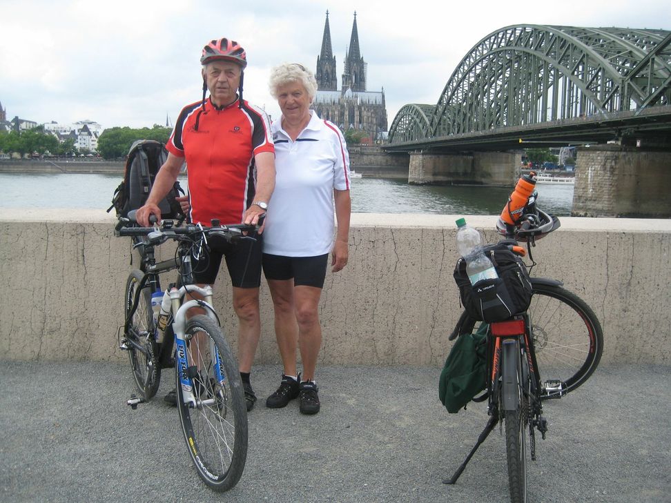Mit dem Rad unterstützen Hilde und Norbert Steffens die »Mexiko-Hilfe«, die Egidius Braun ins Leben gerufen hat. Foto: Privat