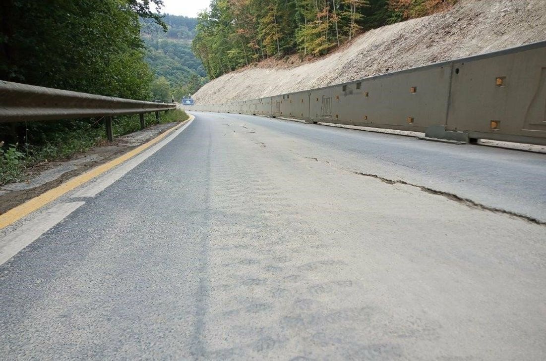 Die Einbahnstraßenregelung auf der B 421 im Zeller Berg wird aufgehoben.