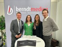 Das Team von berndt medien mit Dr. Sarah König (2.v.li., Notarin)