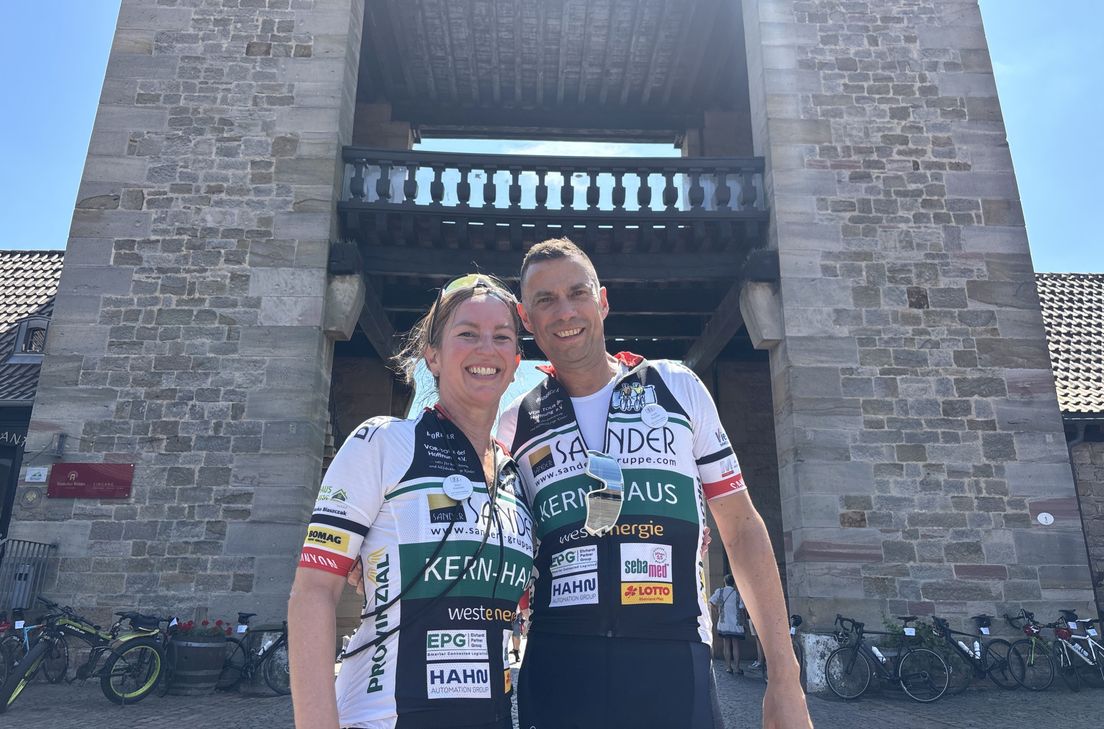 Ellen und Frank Poschen, hier bei der Vor-Tour der Hoffnung, wären sehr froh, beim »Cycling4Hope« im Kursaal Gemünd die Spendensumme vom letzten Jahr noch einmal zu toppen.