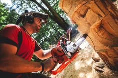 "Holz ist mein Leben, dementsprechend versuche ich auch, das Holz in seiner Wertschätzung darzustellen. Eine Skulptur mit starker Aussagekraft", sagt Andy Assmann.