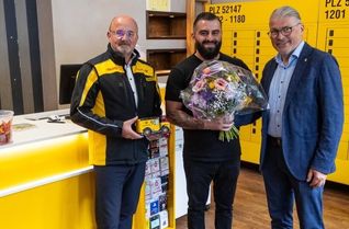 Peter Mayer (v.l.), Inhaber Kagan Kalkan und Bürgermeister Bernd Goffart.