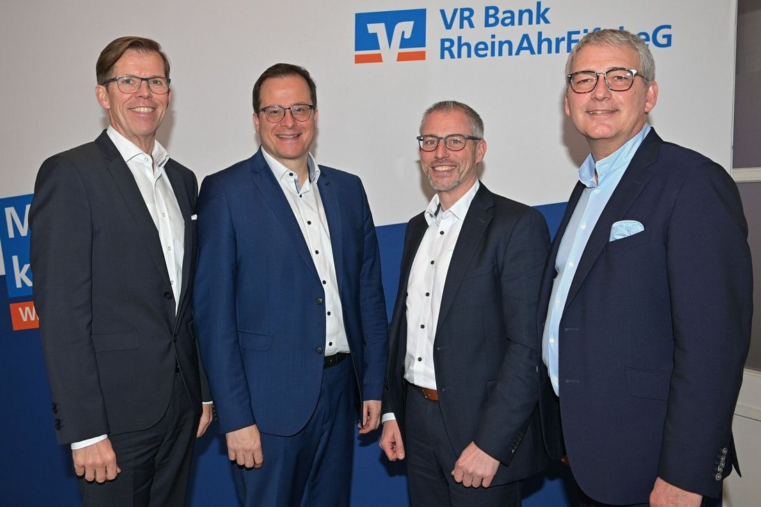 V. l.: Der Vorstand der VR Bank RheinAhrEifel eG (v. l.): Michael C. Kuch, Markus Müller, Matthias Herfurth und Sascha Monschauer (Vorsitzender).