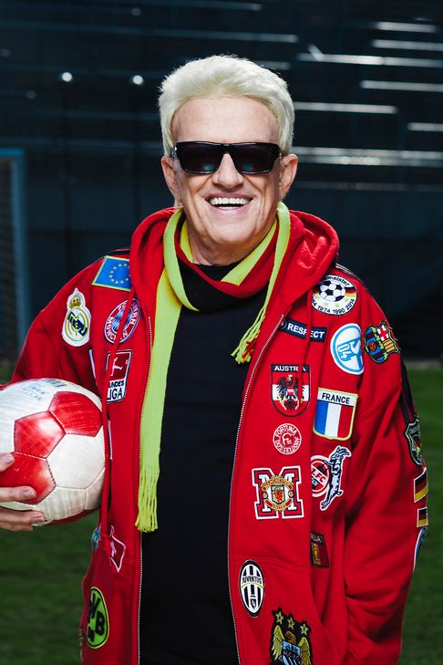 Heino brachte in 2016 eine Fußball-CD »Aschkarte« heraus.