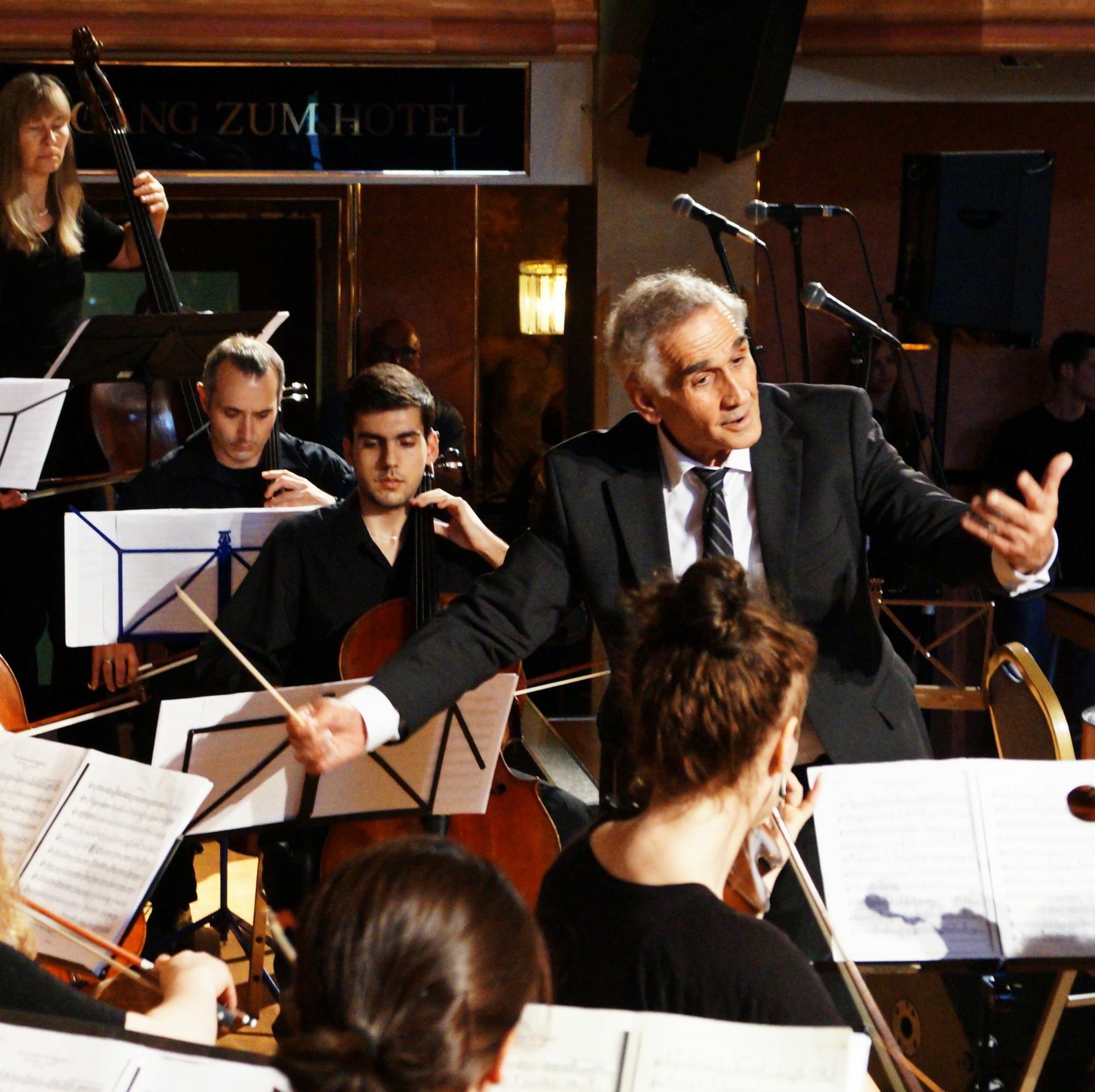 Auch das preisgekrönte Streichorchester „ALBA“ der Musikschule macht beim Aktionstag mit.