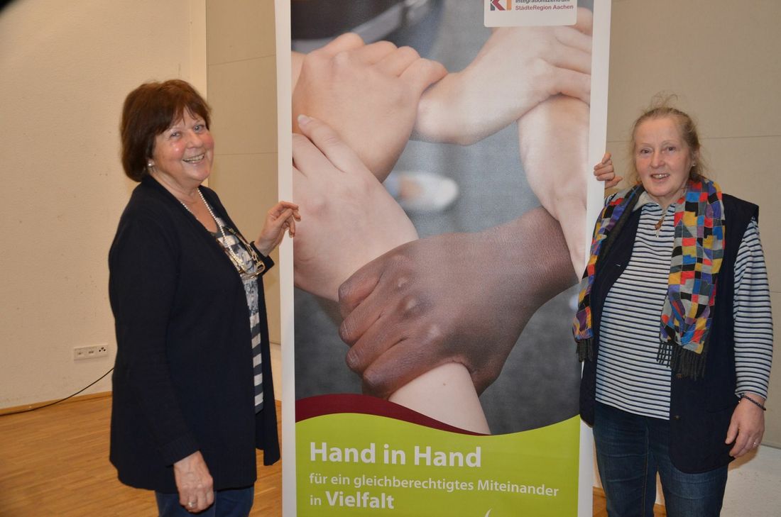 Zwei starke Kämpferinnen gegen Rassismus und Fremdenfeindlichkeit: Leonie Lepers (l.) und Ingrid Karst-Feilen setzen sich mit ihren Organisationen für die Integration von Flüchtlingen ein.