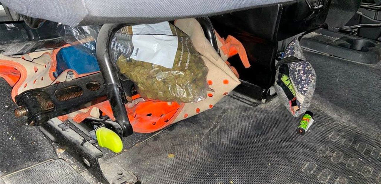 Die Polizei hat in einem kastenwagen über 90 Gramm Marihuana gefunden.
