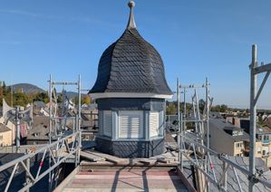 Der sanierte Rathausturm.