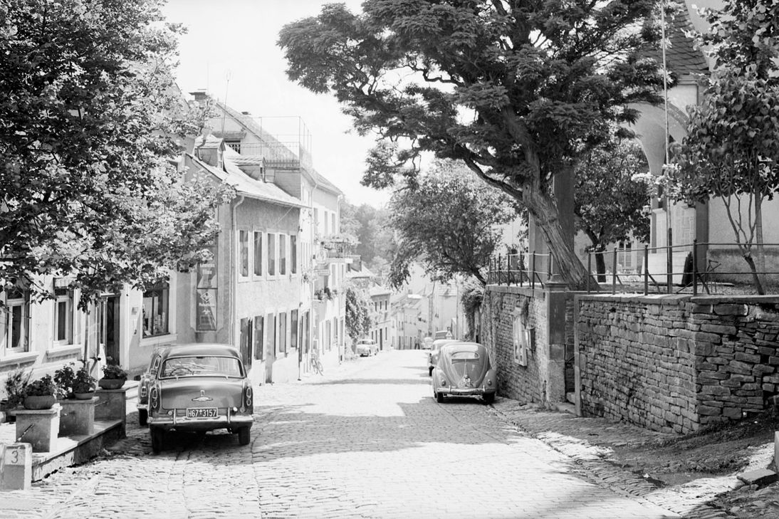 Einblicke vom alten Waxweiler rund um die Kirche im Ort