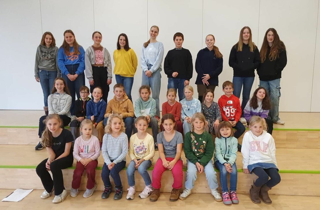 Die Nachwuchs-Darsteller der Theaterfreunde Roetgen präsentieren »Peterchens Mondfahrt«.