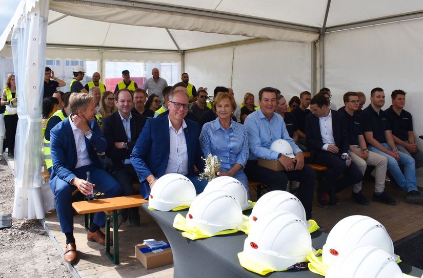 Zahlreiche Gäste waren gekommen, darunter Peter Müller (Bürgermeister VG), Rita Lanius-Heck (Erste Kreisbeigeordnete) und Werner Wöllstein (Stadtbürgermeister).