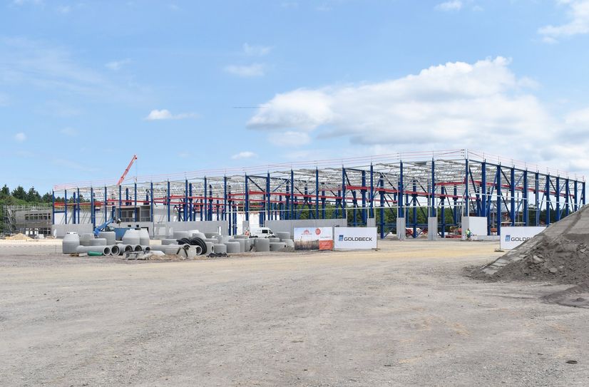 Die neue Produktionshalle (mit Bürogebäude) die aktuell in Kirchberg entsteht, umfasst nur einen Teil der künftigen Produktionskapazitäten. Weitere Gebäude/Hallen folgen.