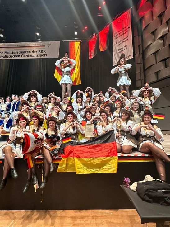 Showtanzgruppe „InTeam“ freut sich über 3. Platz auf der Deutschen Meisterschaft