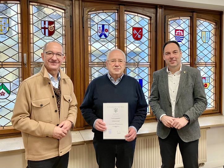 (v.l.) Bürgermeister Joachim Weber, der Seniorenbeauftragte Hermann Hurth und der Erste Beigeordnete der VG, Guido Wacht.