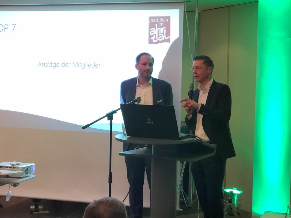 Christian Lindner (l.) und Christian Senk informierten die Mitglieder. Foto: Mager