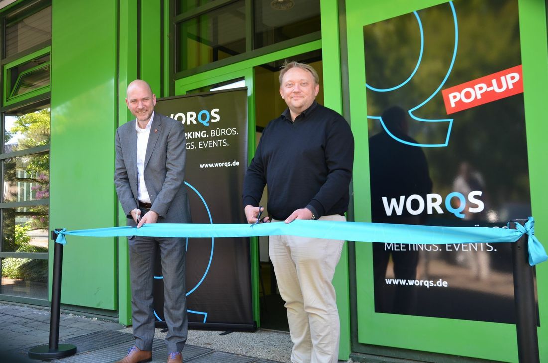 ...den Bürgermeister Jorma Klauss und Tobias Kollewe (Geschäftsführer Cowork AG) eröffnet haben. Fotos: T. Förster