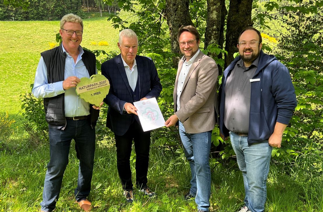 Manfred Poth, Prof. Dr. Karl-Heinz Erdmann, Dominik Hosters und René Wißgott freuen sich auf die Augmented Reality App für besseres Naturverstehen.