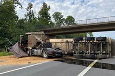 Auf der L182 ist heute Morgen ein Lastwagen umgekippt