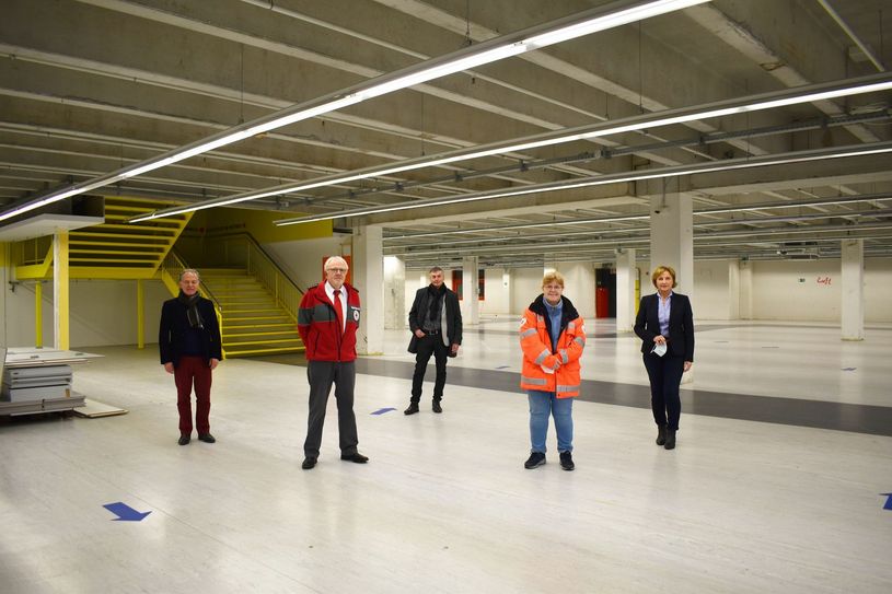 V.l.: Bürgermeister Dr. Andreas Nikolay, Heinz-Dieter Wieß (DRK), VG-Bürgermeister Michael Boos, Heike Nick (DRK) und die Erste Kreisbeigeordnete Rita Lanius-Heck. (Foto: Bender)