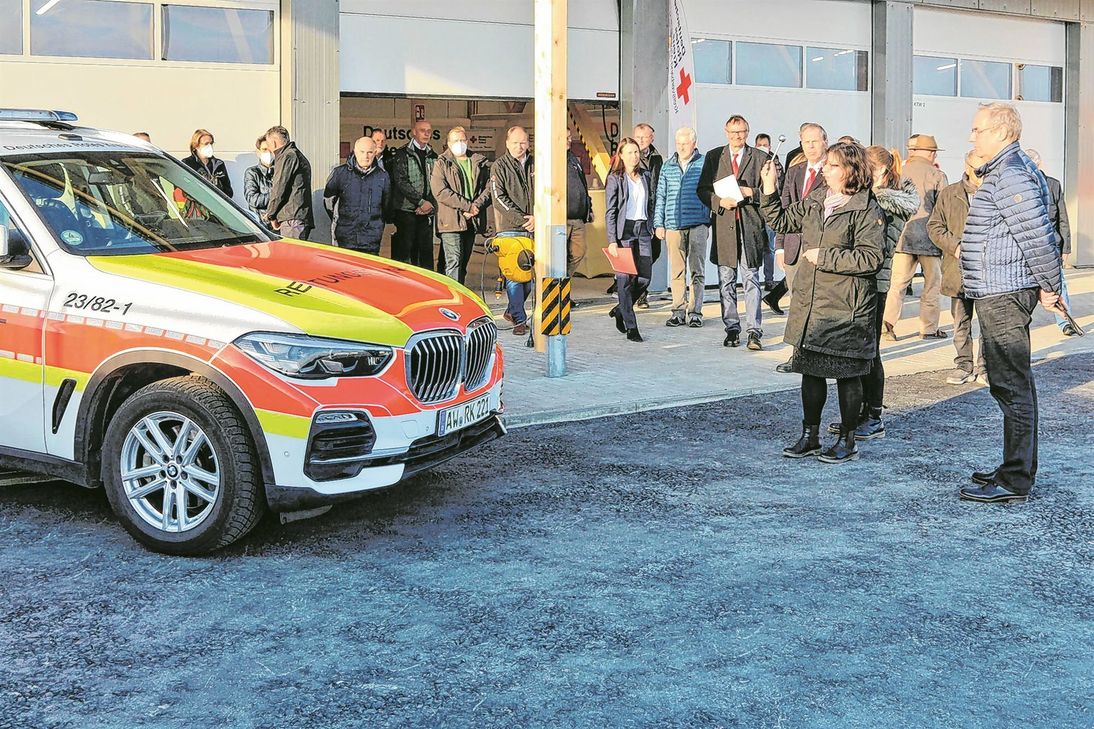 Die offizielle Indienststellung mit ökumenischer Einsegnung von zwei neuen Rettungsfahrzeugen.