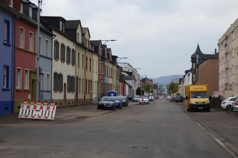 Die Baustellenschilder sind bei Seite geräumt. Seit heute Nachmittag ist die Trierer Straße wieder für den Verkehr freigegeben. Foto: VG Konz