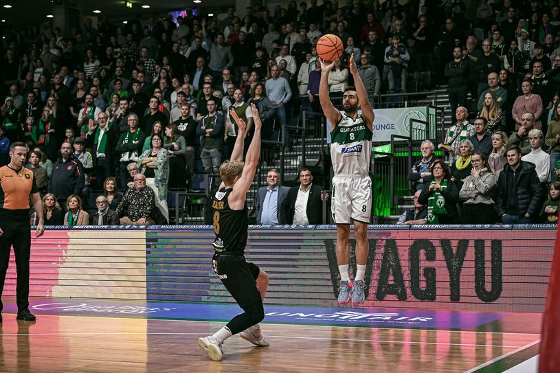 Behnam Yakhchali mit der Nummer 8 kehrt nach seiner starken Perfomance für die iranische Nationalmannschaft, zurück zu den Gladiatoren.