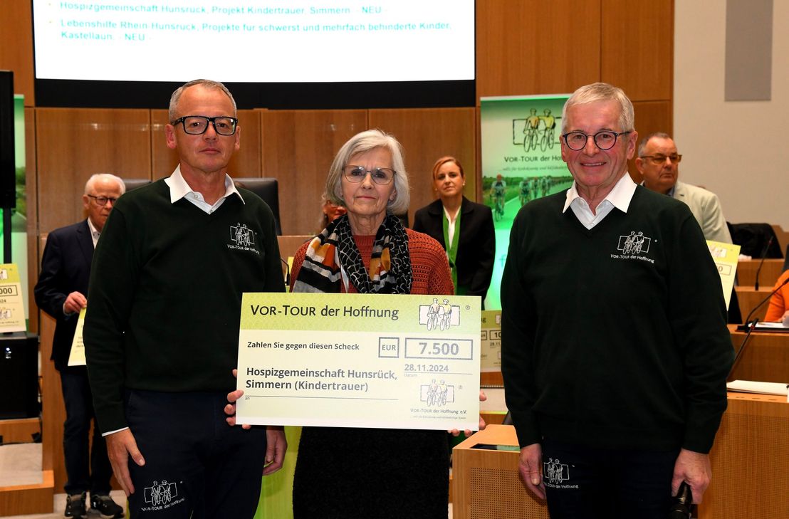 Unter anderem erhielt die Hospizgemeinschaft Hunsrück (Kindertrauer) 7 500 Euro...