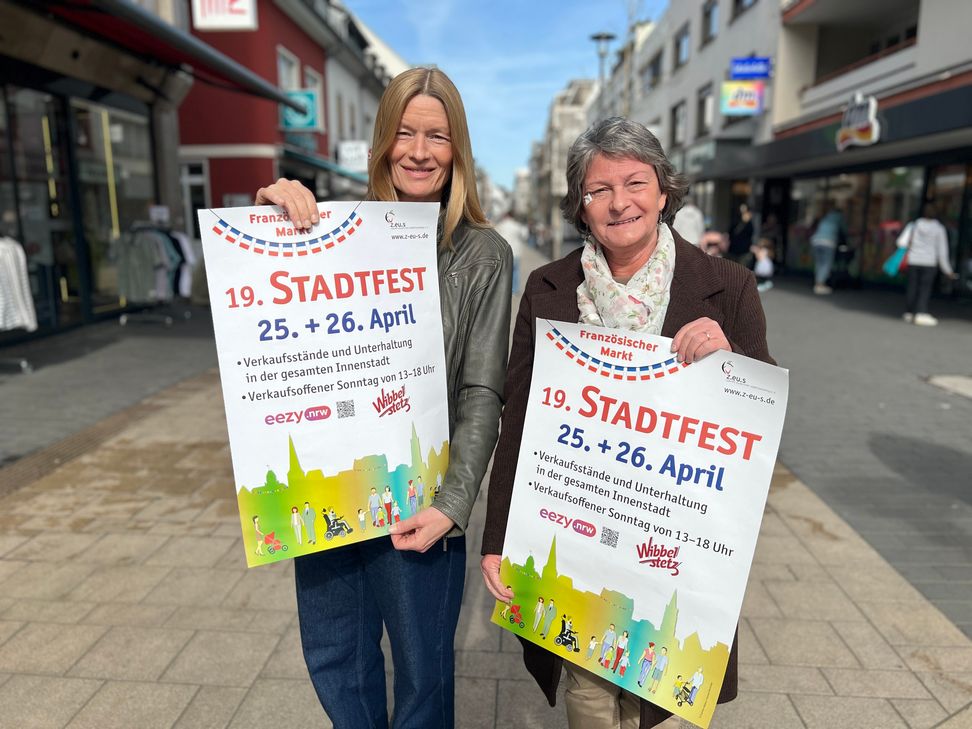 Tanja Gille und Martina Ernst vom Z.eu.s-Vorstand präsentierten das Programm zum 19. Euskirchener Stadtfest. Foto: Scholl