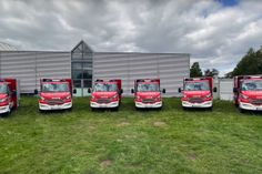 Sechs neue Tragkraftspritzenfahrzeuge (Foto) wurden von der Verbandsgemeinde Kaisersesch angeschafft. Die Kosten: rund 900.000 Euro. Das Land hätte die Autos eigentlich mit Zuschüssen in Höhe von 246.000 Euro unterstützt. Offenbar aufgrund unvollständiger Beantragung der Zuschüsse sind es nun 123.000 Euro weniger.