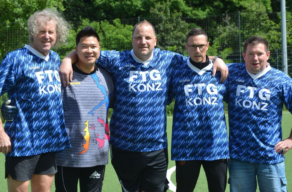 Die Turniermannschaft der FTG Konz; i.d.Mitte: Vorsitzender Patrick Kohl.
