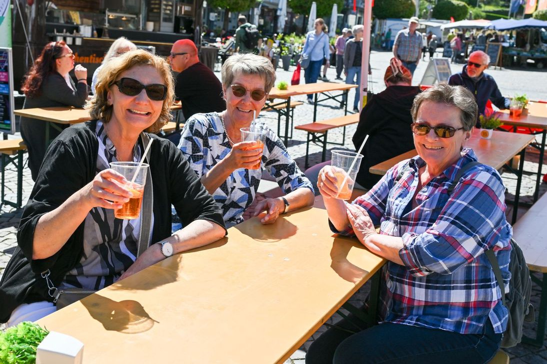 Diese Damen genossen das Angebot.