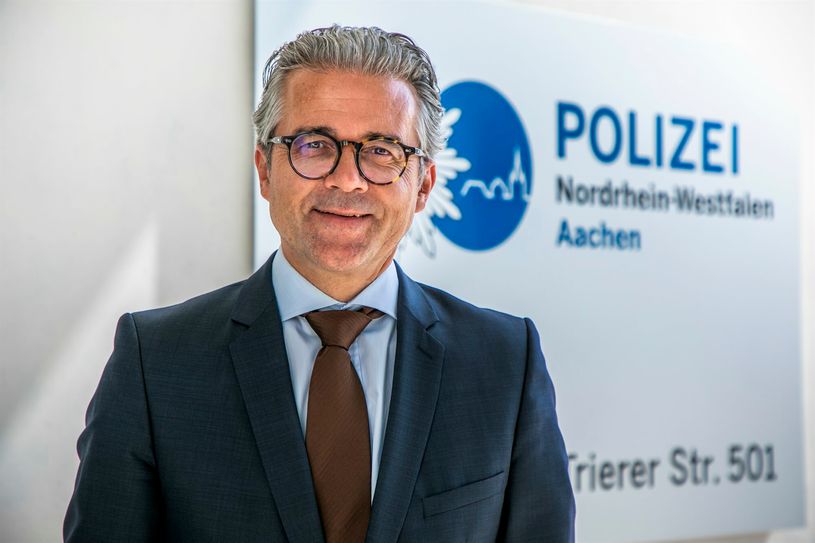 Andreas Bollenbach leitet seit 2020 die Direktion Kriminalität und musste erstmals deutlich steigende Straftaten im Aachener Polizeipräsidium vermelden. Dazu trug auch eine Einbruchsserie in Roetgen bei.