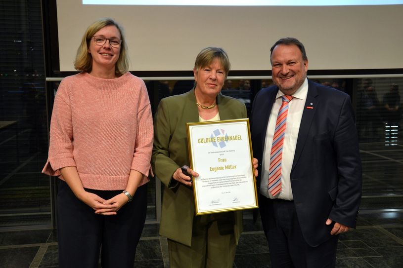 v.l. Isabell Felten, Eugenie Müller, Gerd Benzmüller