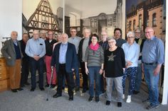 Ein Teil der »Plattschwetzer« beim zehnjährigen »Jubiläumstreffen« im Hunsrück-Museum. Mit dabei waren auch Hiltrud Ley (7.vr.) sowie Dr. Volker Keller (5.v.l.).