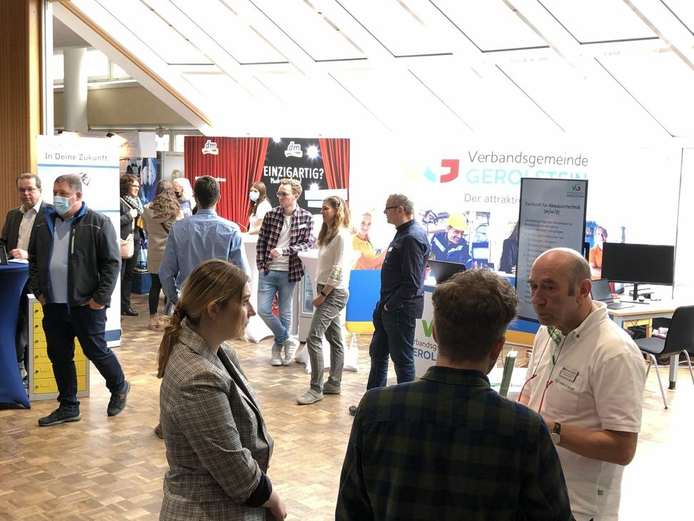 Auf der 2. Jobmesse Gerolstein herrschte reger Betrieb. Foto: Mager
