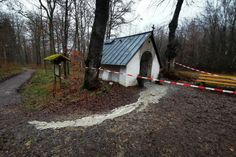 Die Kapelle "Decke Tönnes" wurde bei einem Brand an Weihnachten schwer beschädigt. Fotos: Manfred Görgen