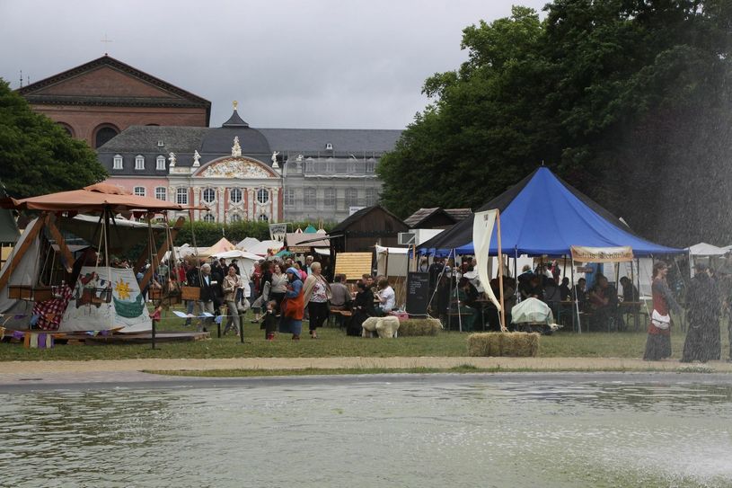 Die Mittelaltertage laden wieder in den Palastgarten ein. Foto: Ray Binder