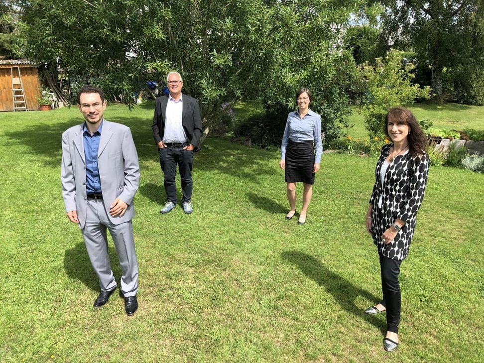 Milen Sokolov (v.li.), Kurt Klöser, Lisa Hörnchen und Stefanie van Dawen stellten in Harperscheid das neue Spezialisten-Netzwerk »FiBi-Eifel« vor.  mn-Foto